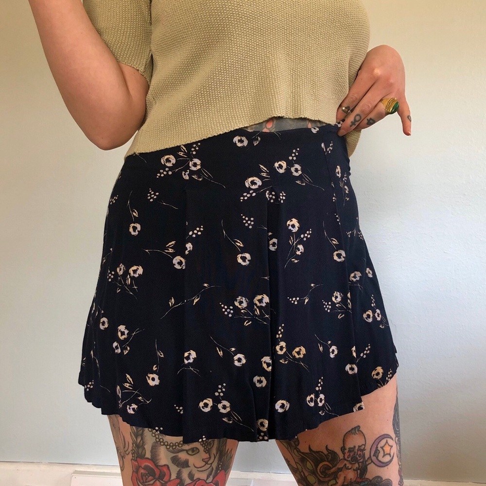 Floral The Limited shorts 🍋